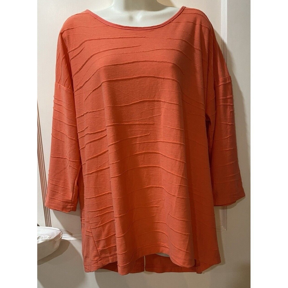 Cubism Casual Comfy Coral Button Back Top 3/4 Sleeve Textured Lightweight Blouse